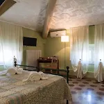 Bb La Bella Addormentata E Il Principe Calaf Bed & Breakfast Lucca
