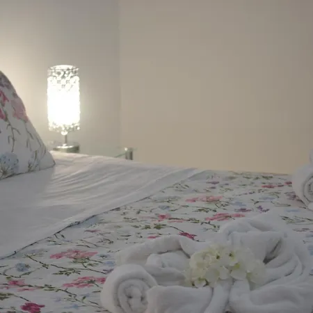 Bb La Bella Addormentata E Il Principe Calaf Bed & Breakfast Lucca