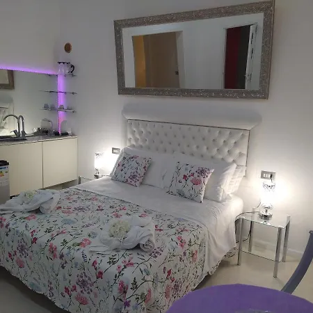 Bb La Bella Addormentata E Il Principe Calaf Bed and Breakfast Λούκα