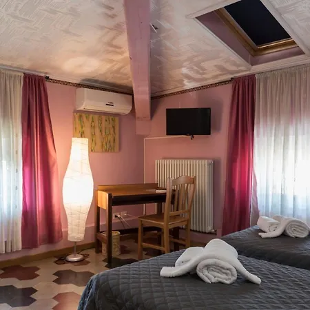 Bb La Bella Addormentata E Il Principe Calaf Bed and Breakfast Λούκα