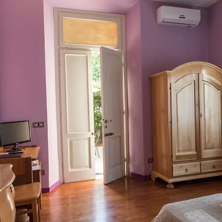 Bb La Bella Addormentata E Il Principe Calaf Bed and Breakfast Λούκα