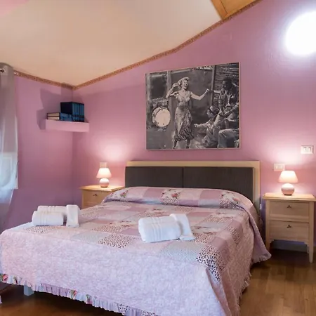 Bb La Bella Addormentata E Il Principe Calaf Bed and Breakfast Λούκα